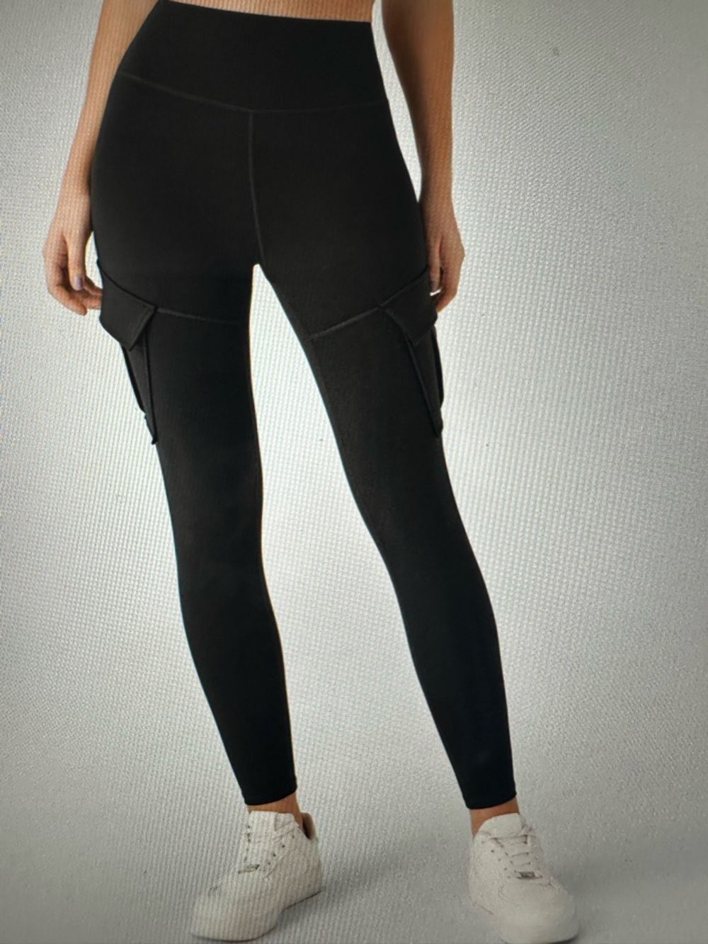 New with Tag! $55 Halara Black Cargo Pocket Leggings Sz M - Picture 2 of 12